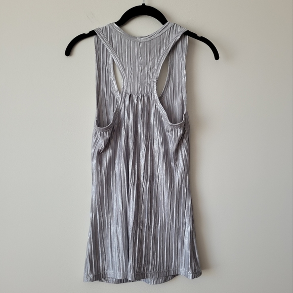 TOPSHOP Silver Pleated Racerback Tank - Picture 5 of 11